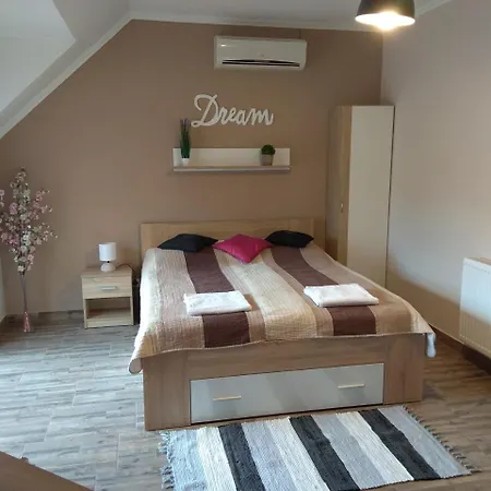 Apartment Alom *
